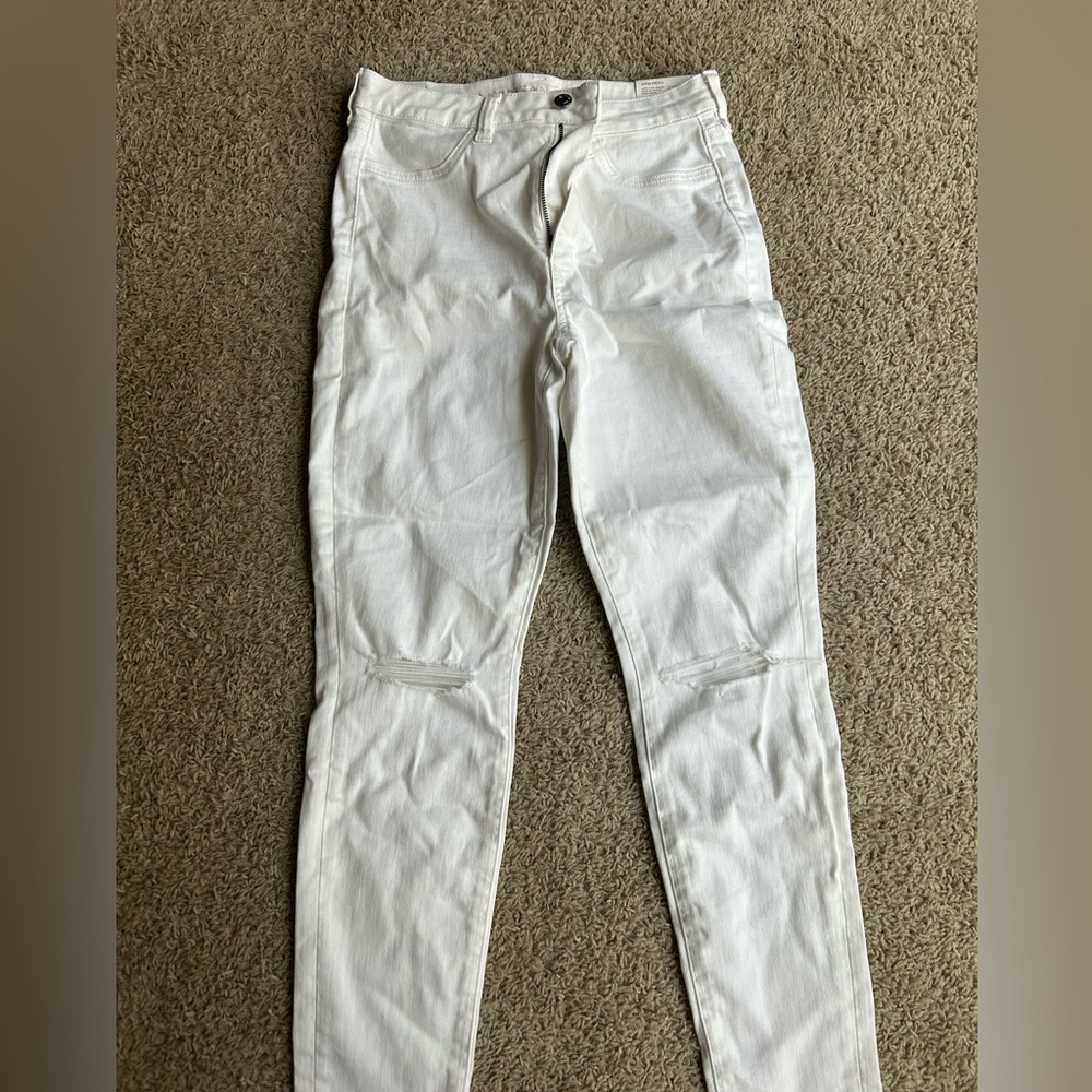 White American Eagle ripped jeans